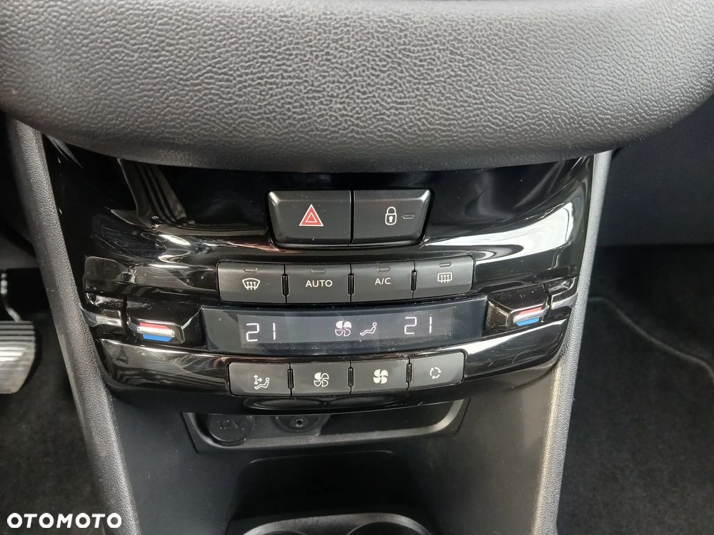 Peugeot 208 120 VTI Allure - 18