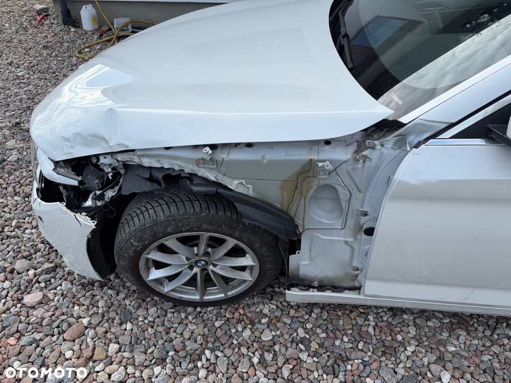 BMW Seria 5 520d Sport Line - 24