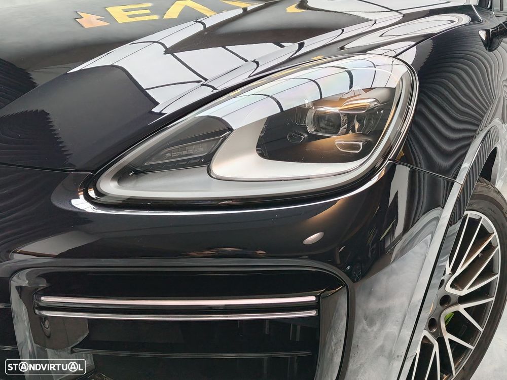 Porsche Cayenne Turbo S E-Hybrid - 21