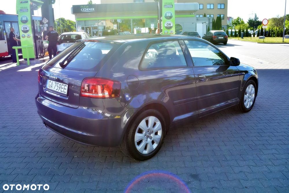 Audi A3 3-drzwiowe 1.6 TDI 99g DPF - 4