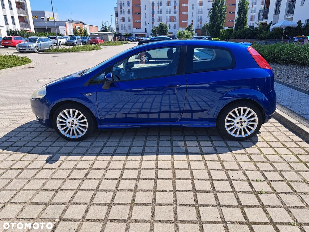 Fiat Grande Punto - 10