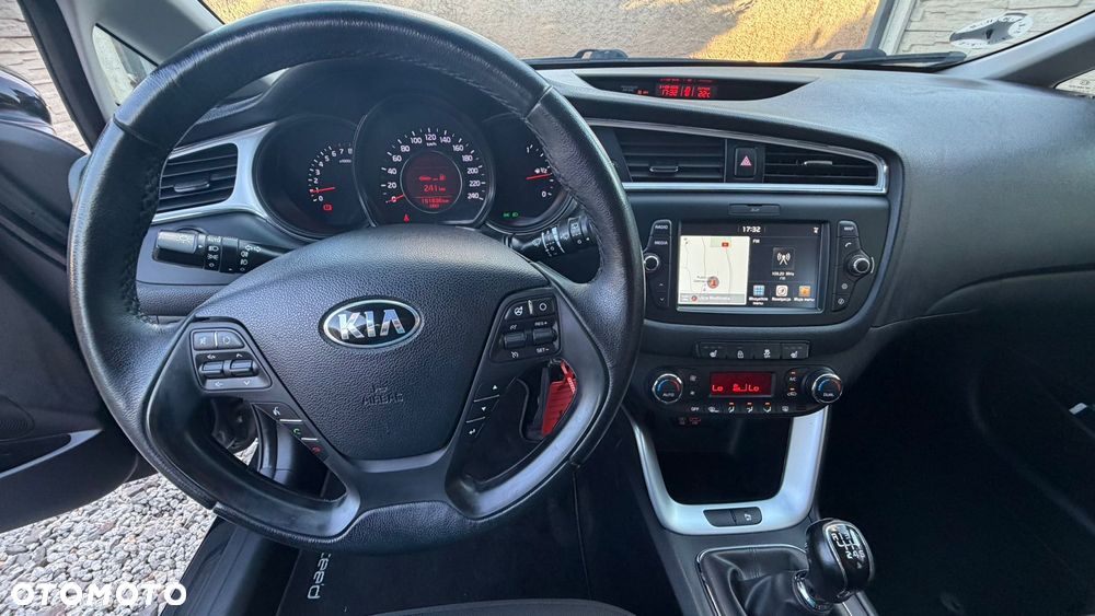 Kia Ceed - 29