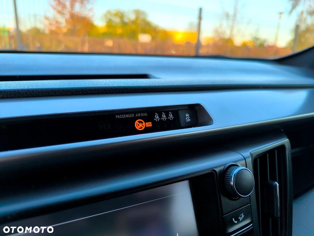 Toyota RAV4 2.0 Premium 4x4 - 24