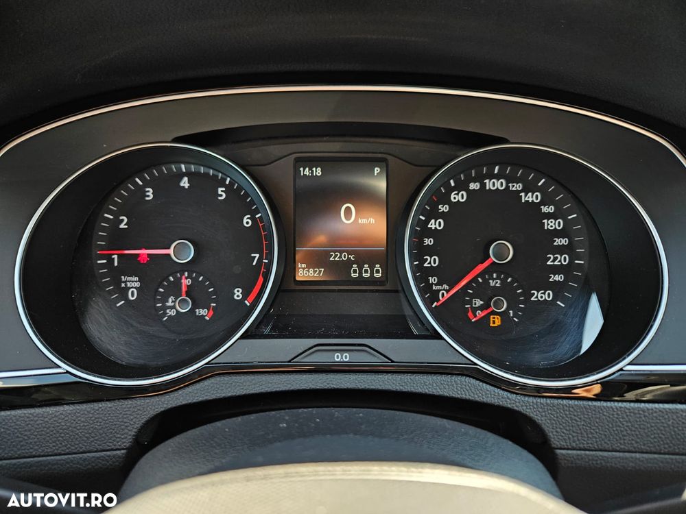 Volkswagen Passat 1.5 TSI ACT DSG Comfortline - 12