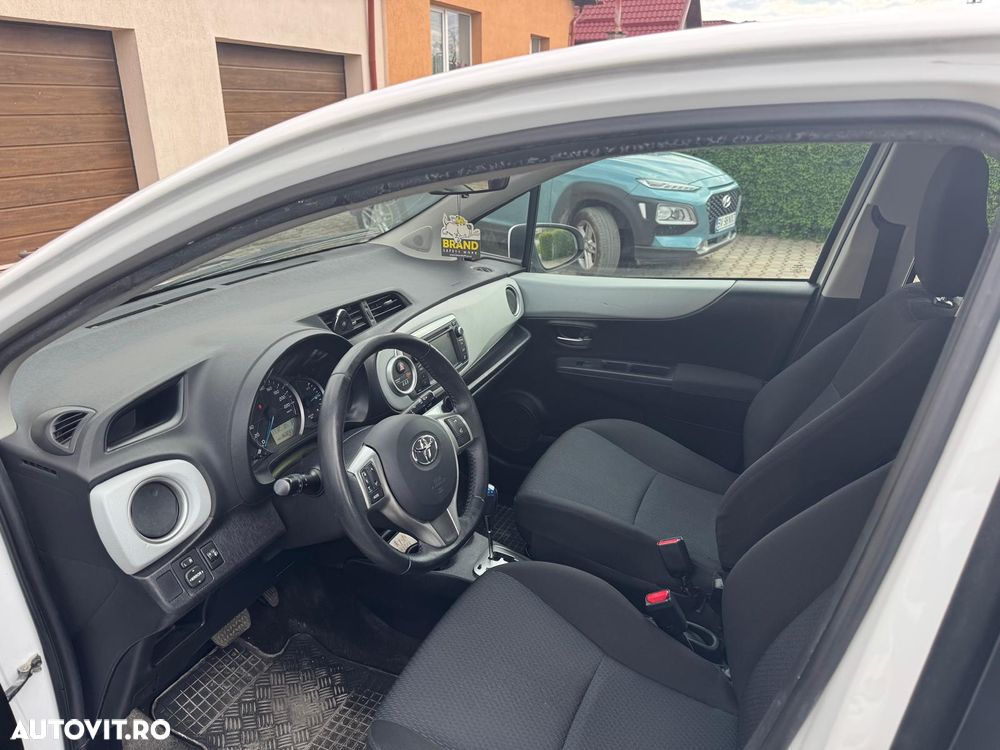 Toyota Yaris 1.5 VVT-i HSD Luna - 6