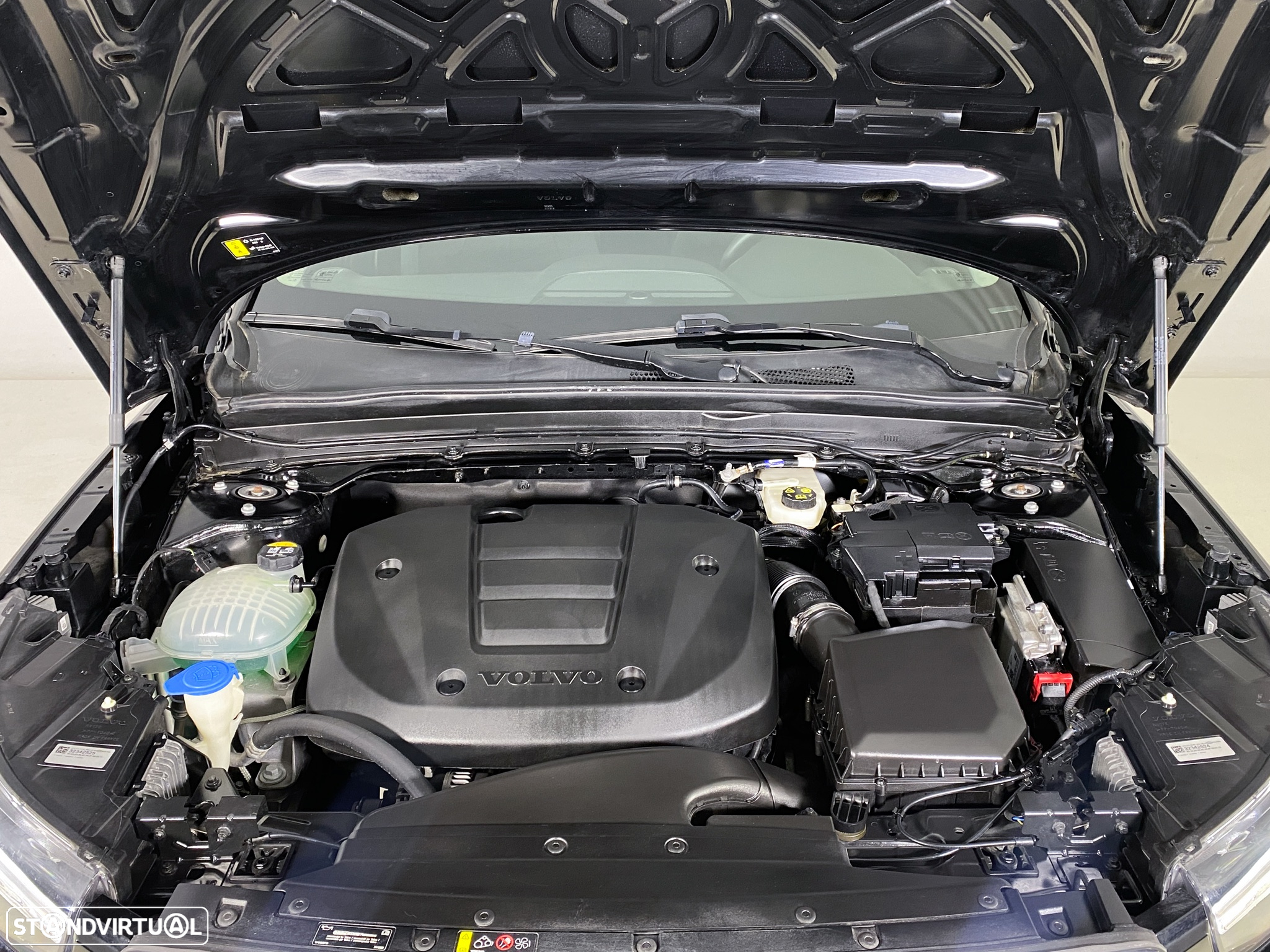 Volvo XC 40 1.5 T2 Momentum Core Geartronic - 22