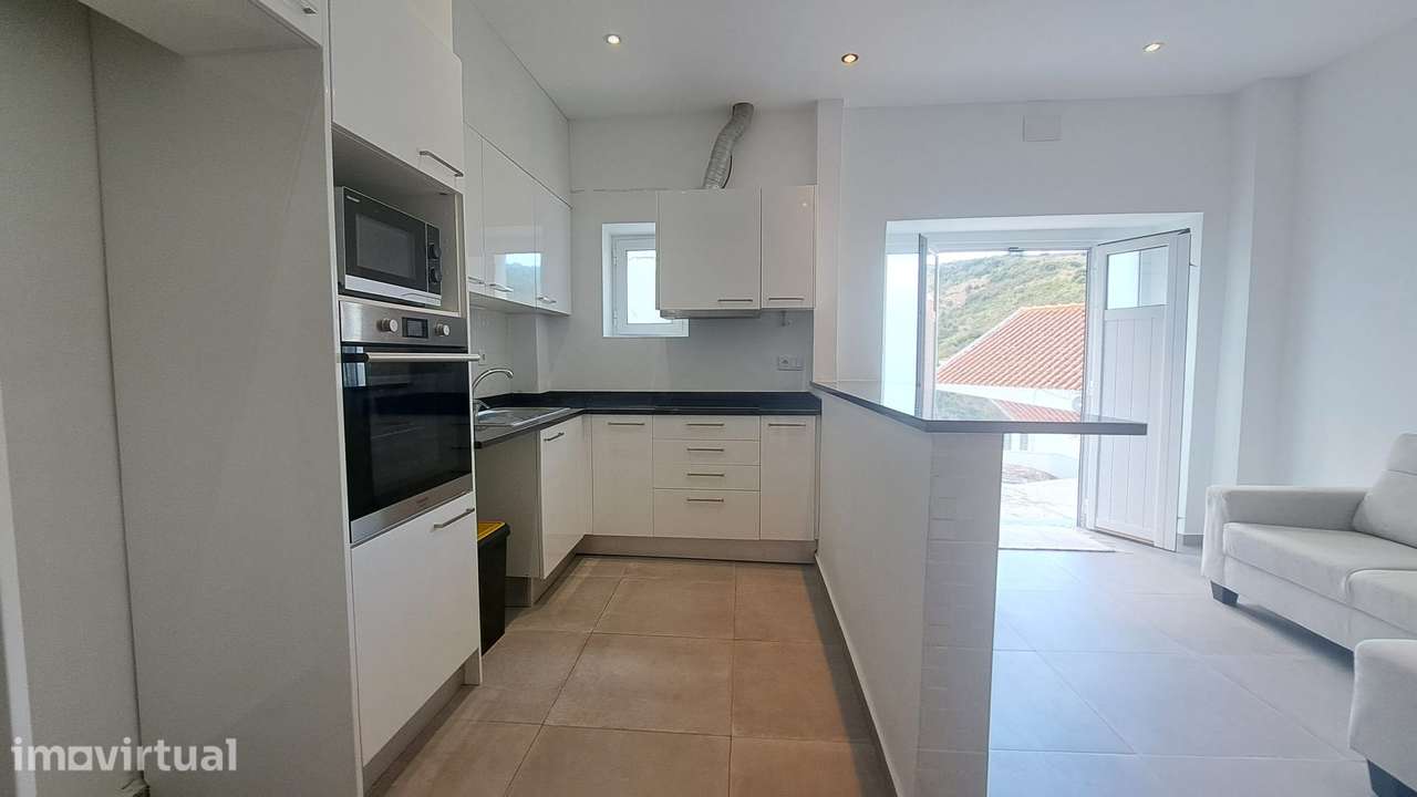 Moradia T1 + 1 situada na Aldeia de Carvalhal - Mafra. - Grande imagem: 2/19