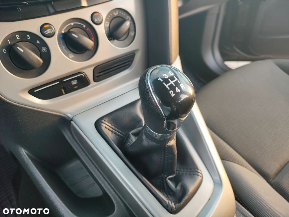 Ford Focus 1.6 Ambiente Start - 24