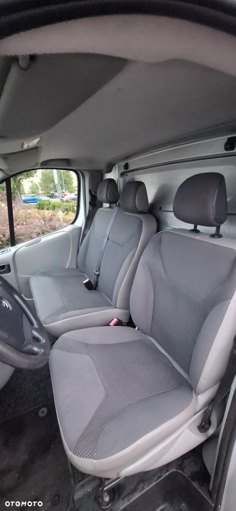 Opel Vivaro - 8