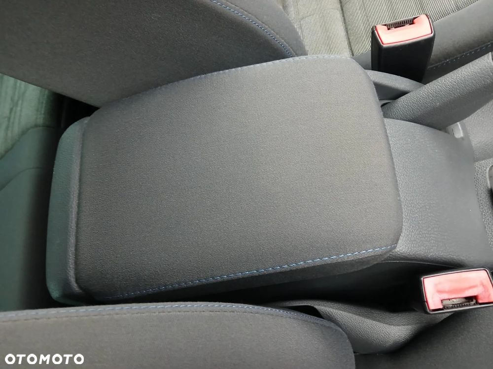 Volkswagen Golf - 24