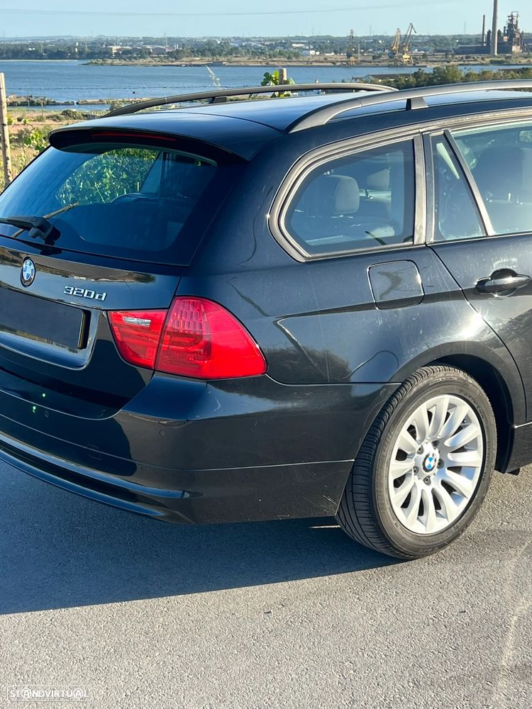 BMW 320 d Dynamic - 19