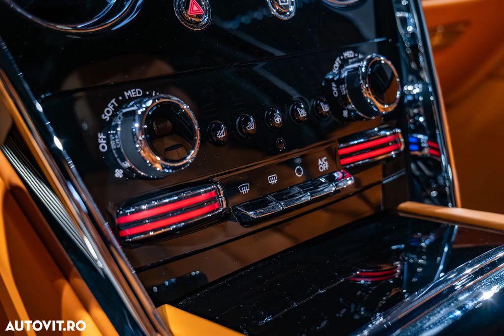 Rolls-Royce Cullinan - 24