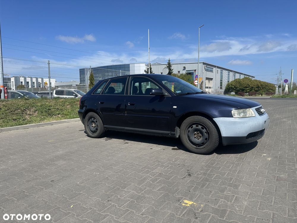 Audi A3 Sportback - 1