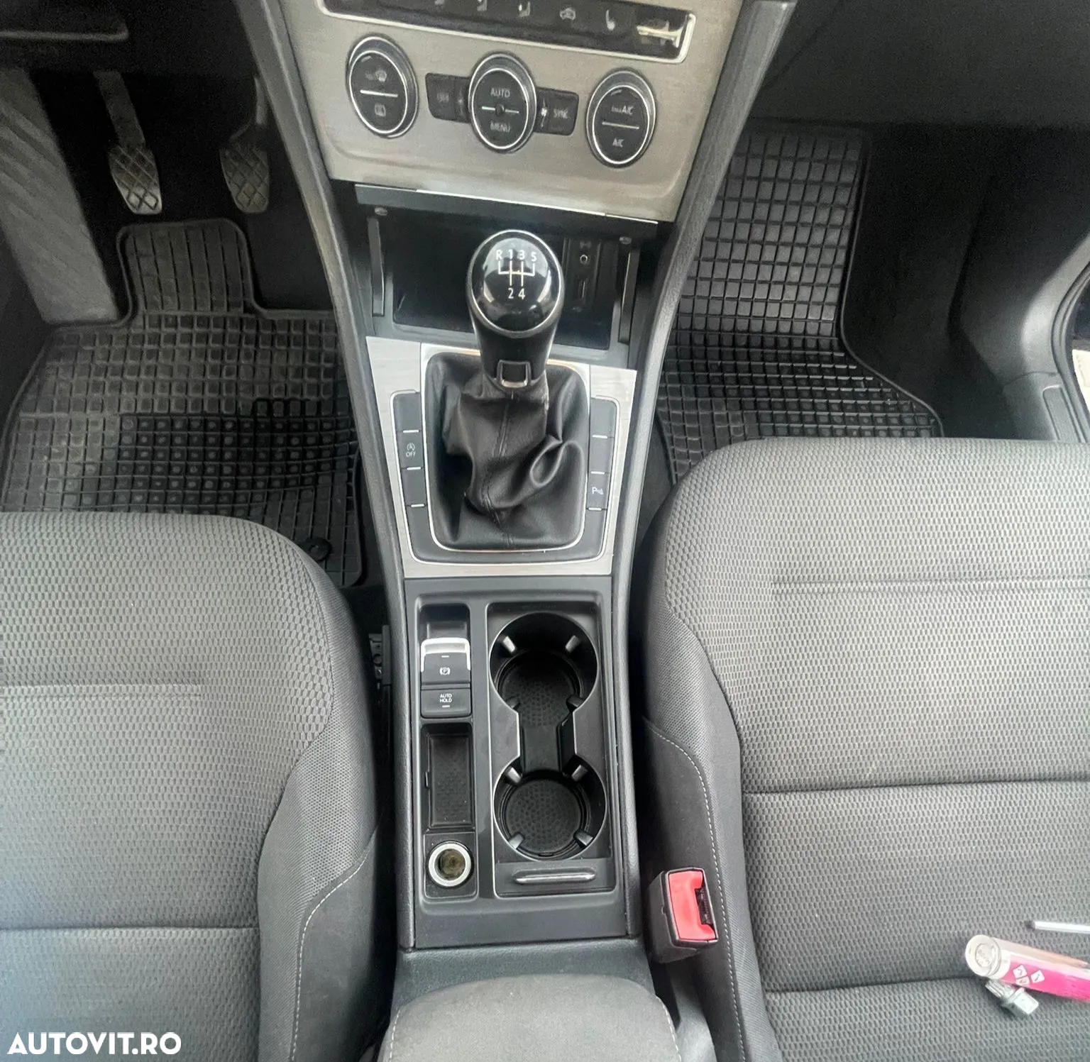 Volkswagen Golf - 9