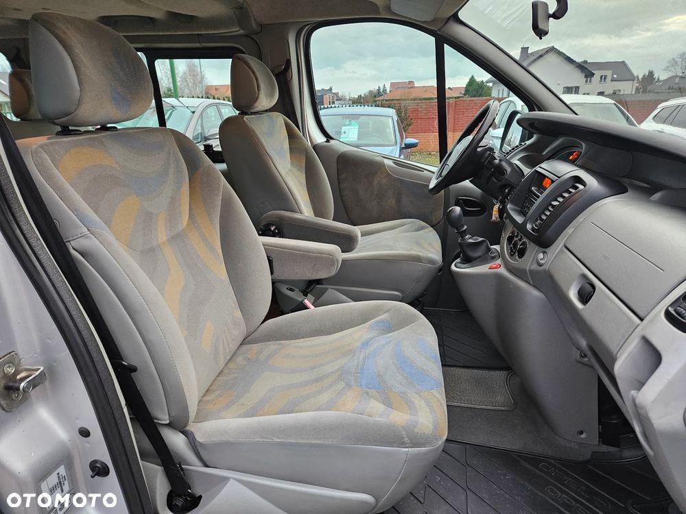 Renault Trafic Passenger Expression - 8
