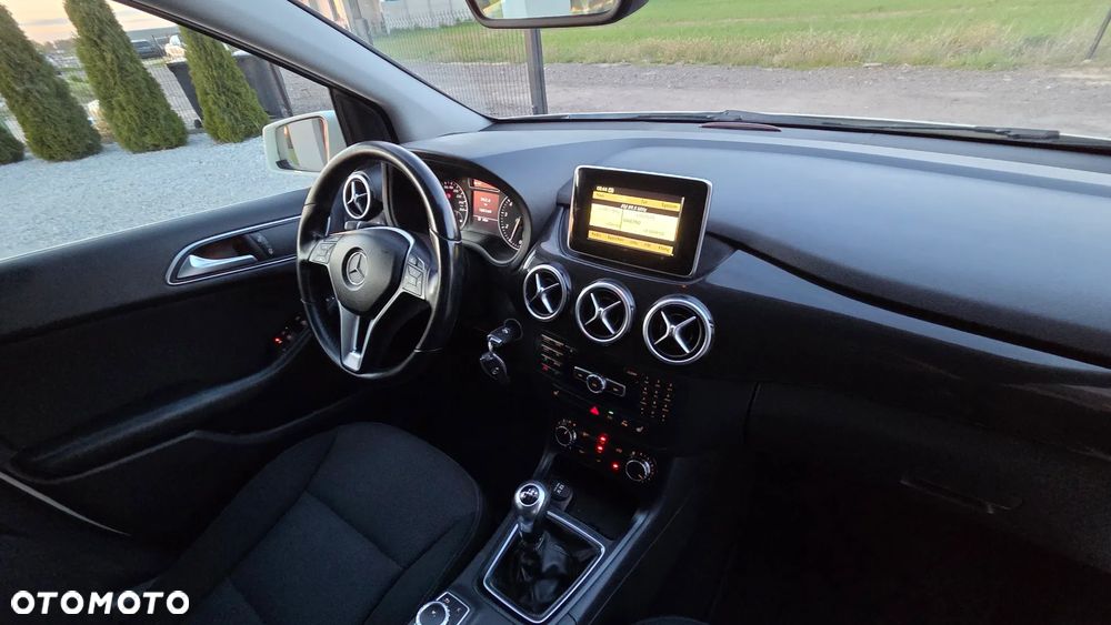Mercedes-Benz Klasa B 180 (BlueEFFICIENCY) - 33