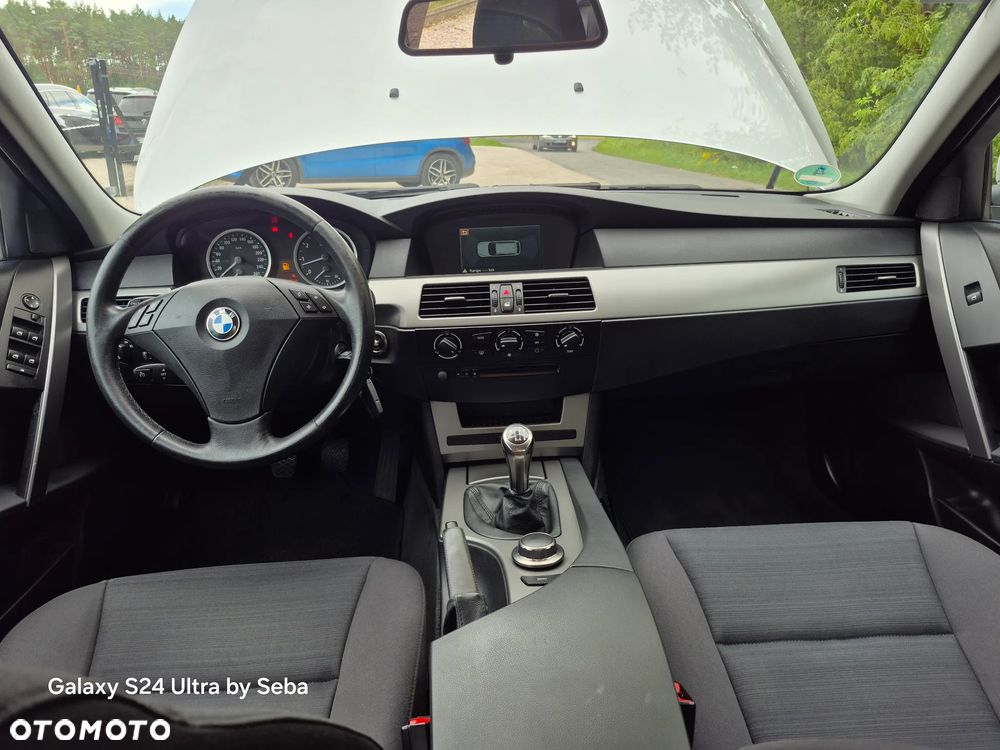 BMW Seria 5 523i - 17