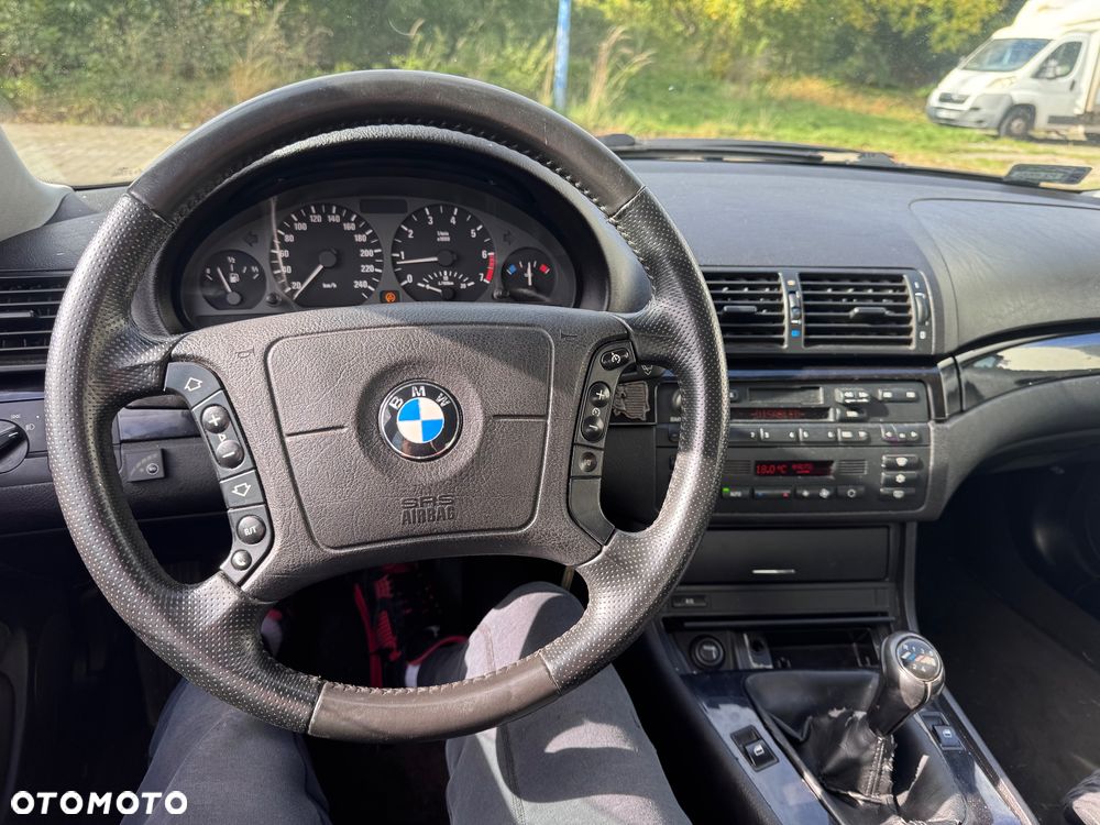 BMW Seria 3 323i - 3