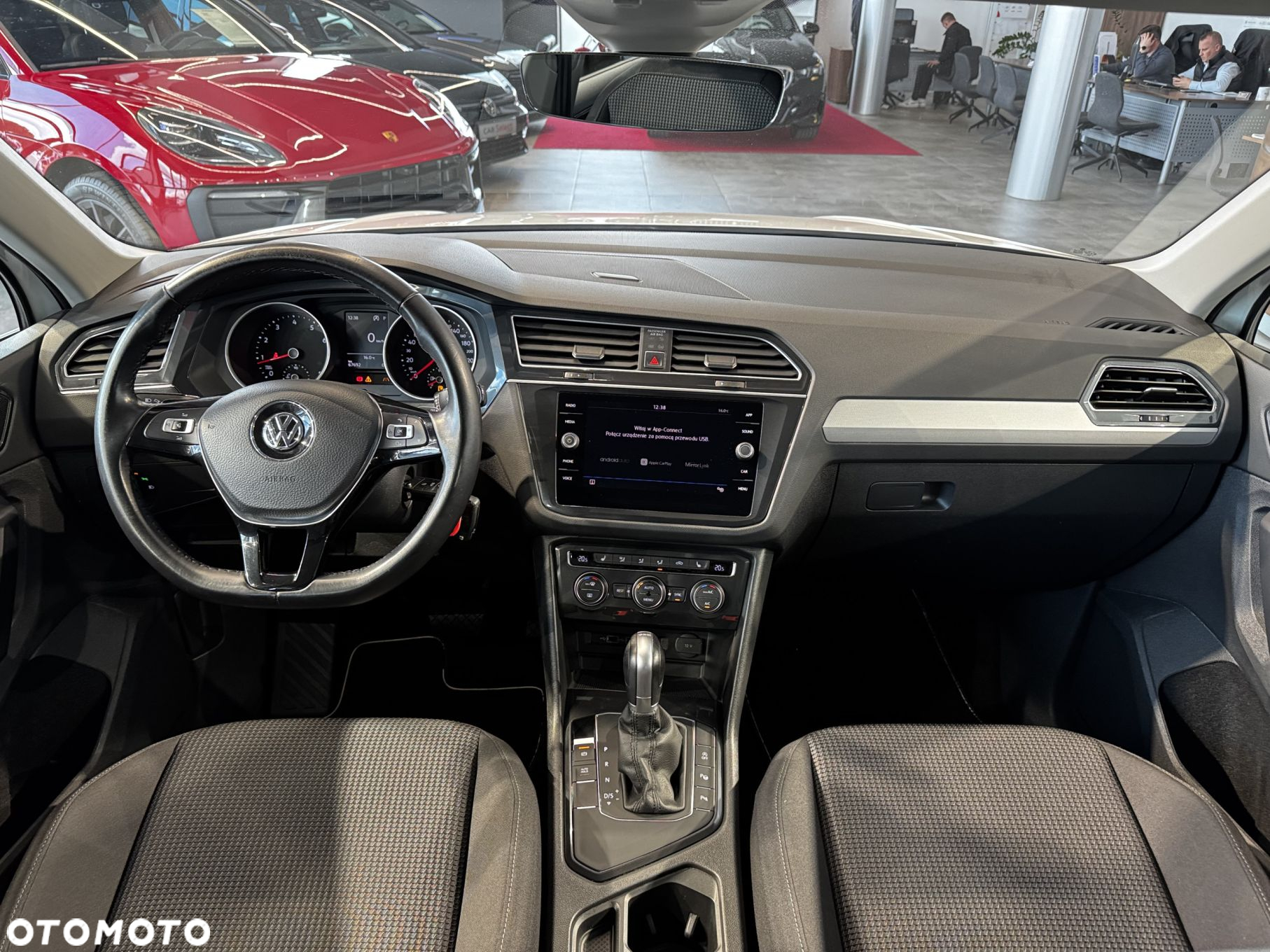 Volkswagen Tiguan - 20