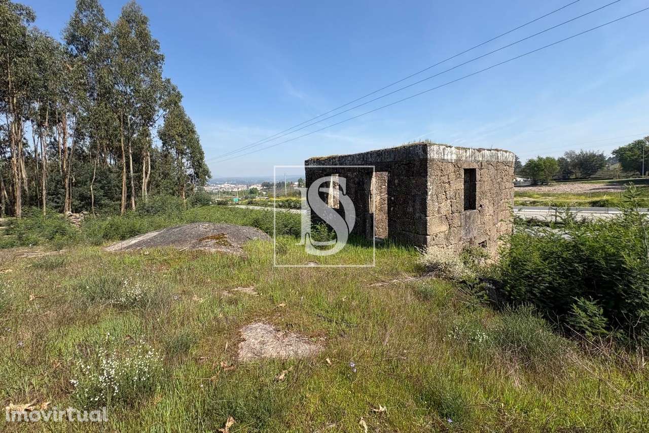 Terreno de 6.980m2 com ruína em Tondela - Grande imagem: 4/17