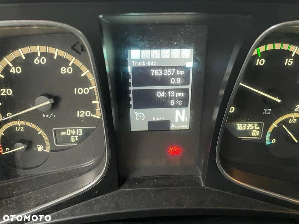 Mercedes-Benz Actros - 16