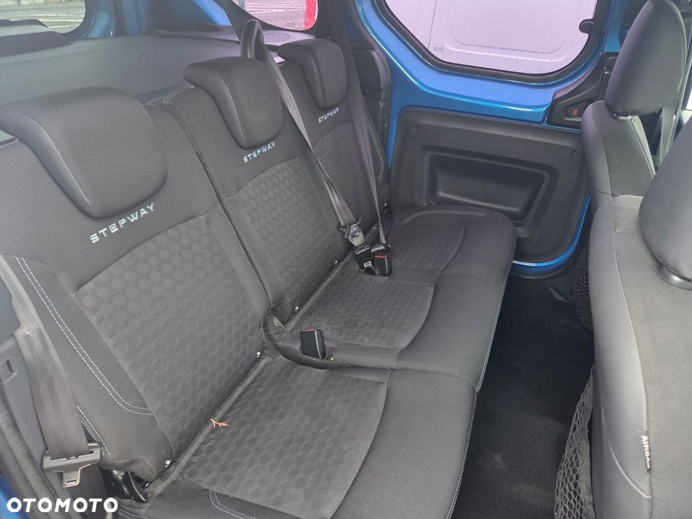 Dacia Dokker TCe 115 Stepway Celebration - 17