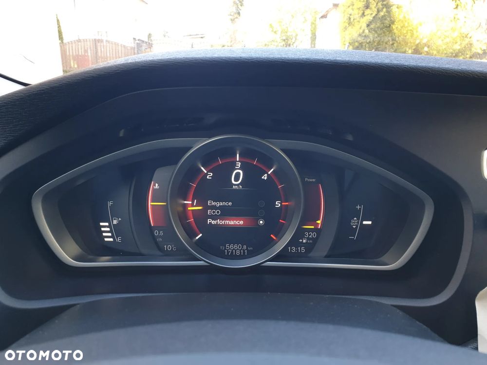 Volvo V40 D2 Momentum - 30