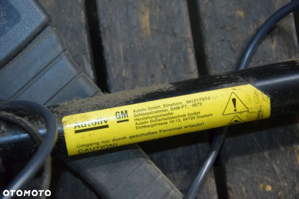 Opel Astra H Napinacz pasa bezpieczeństwa prawy lewy EUROPA dwa 2 kable - 2