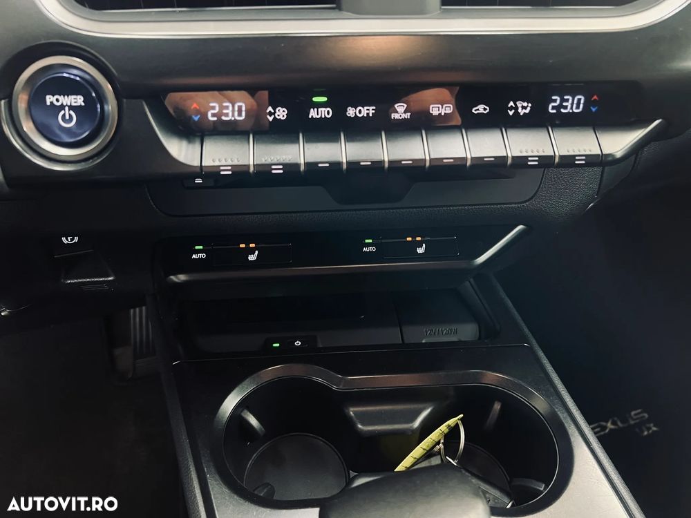 Lexus UX 250h Executive Line - 11