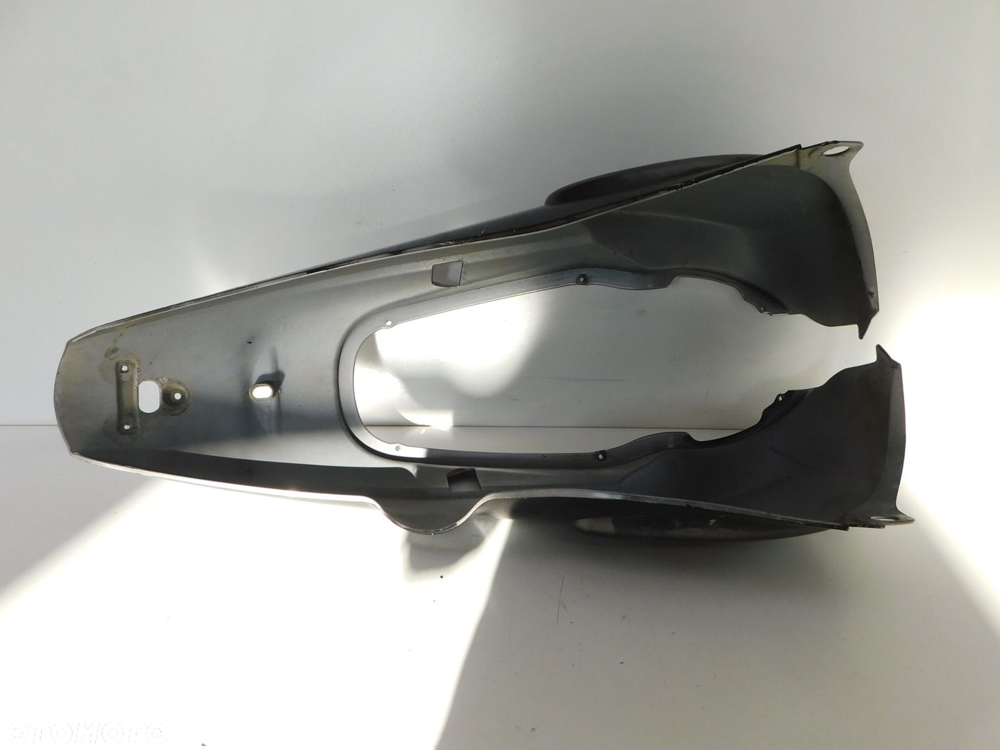 APRILIA SCARABEO 50 4T BŁOTNIK TYLNY TYŁ M1 - 8