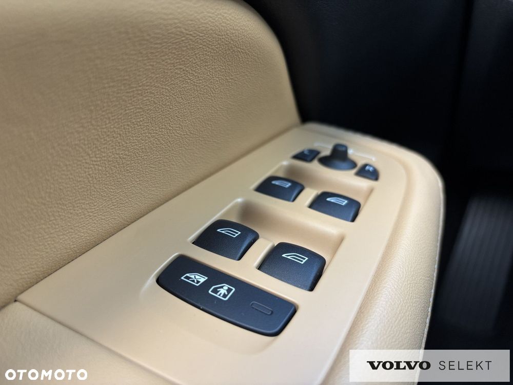 Volvo V60 Cross Country - 19