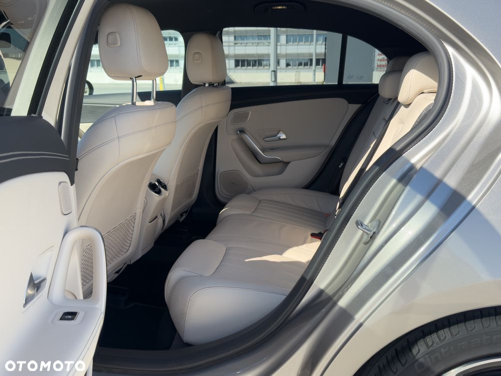 Mercedes-Benz Klasa A 200 7G-DCT - 12