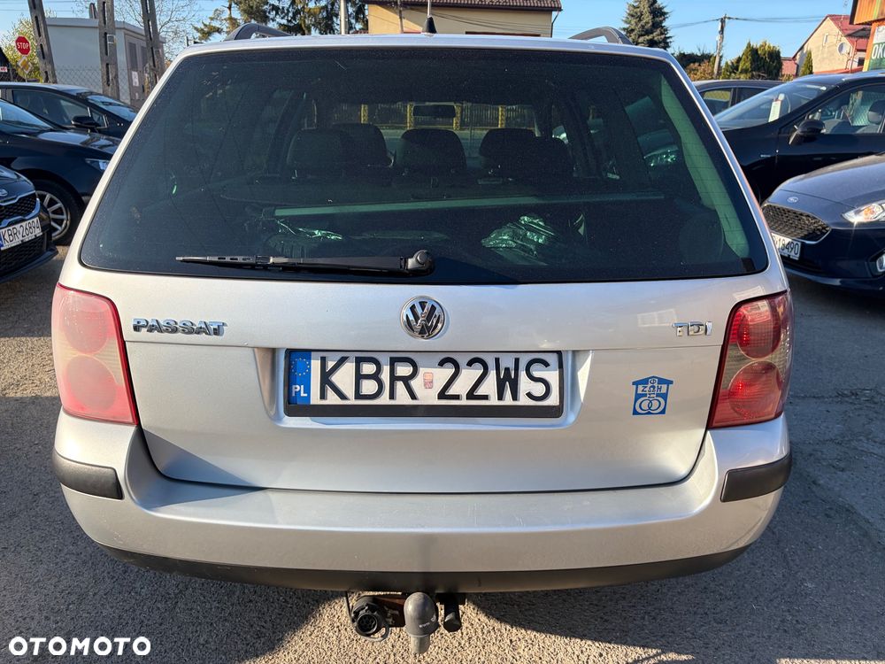 Volkswagen Passat 1.9 TDI Comfortline Family - 6