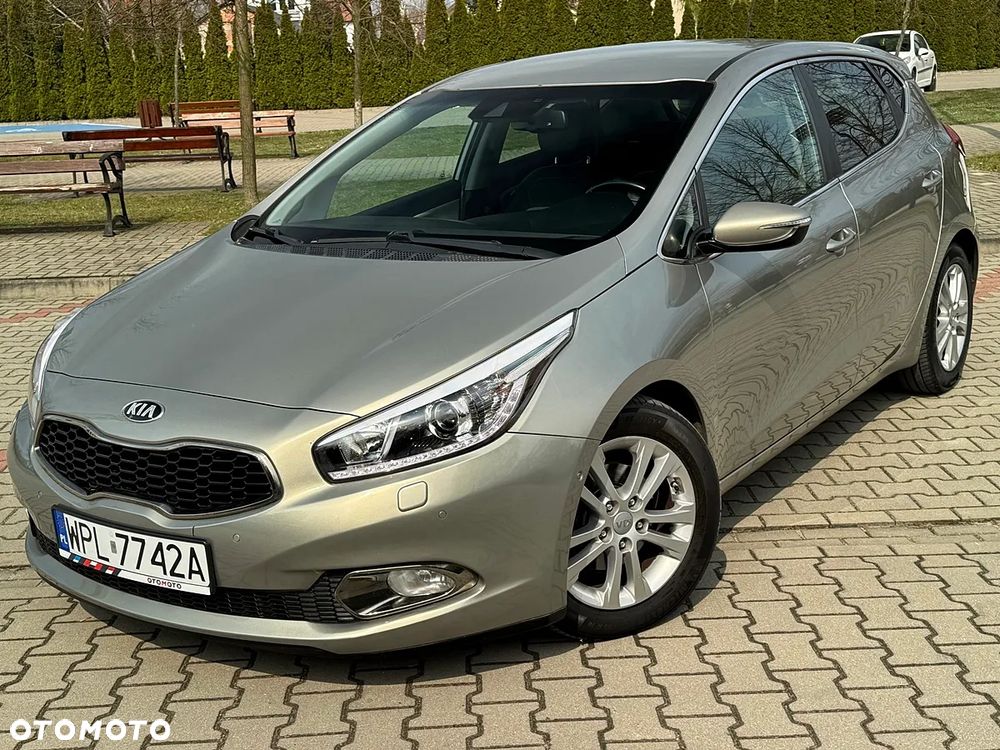 Kia Ceed 1.6 GDI Platinum Edition - 1