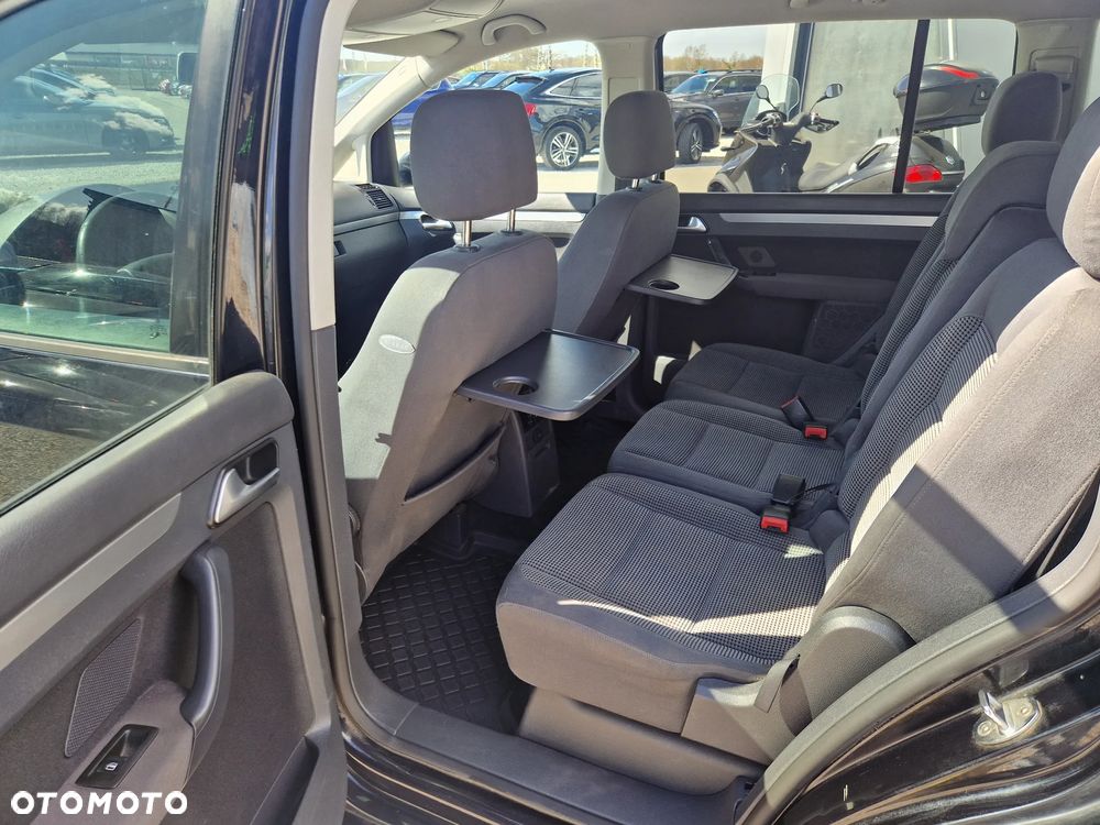 Volkswagen Touran 2.0 TDI DPF Trendline - 9