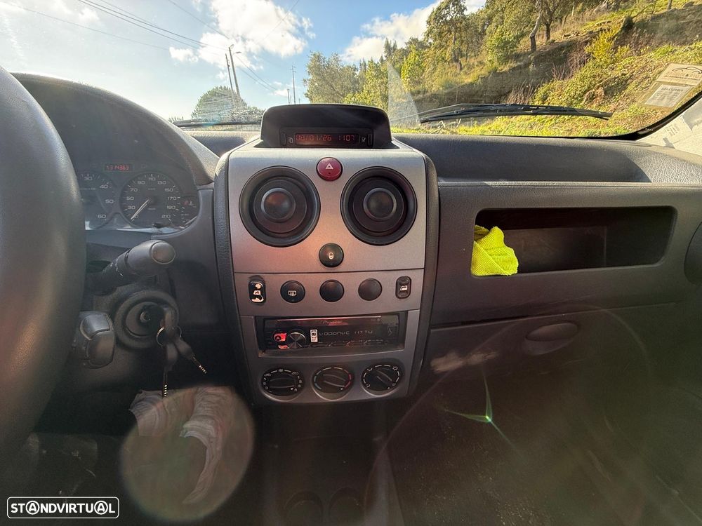 Peugeot Partner 2.0 HDi VTC - 17