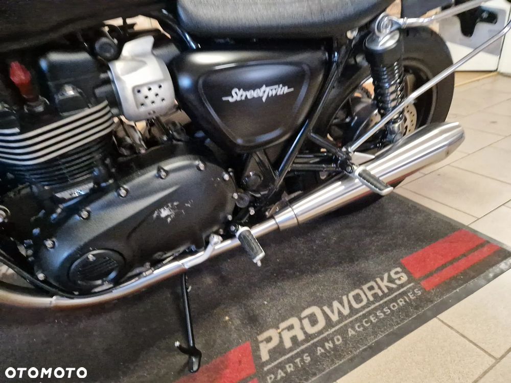 Triumph Street Twin - 17