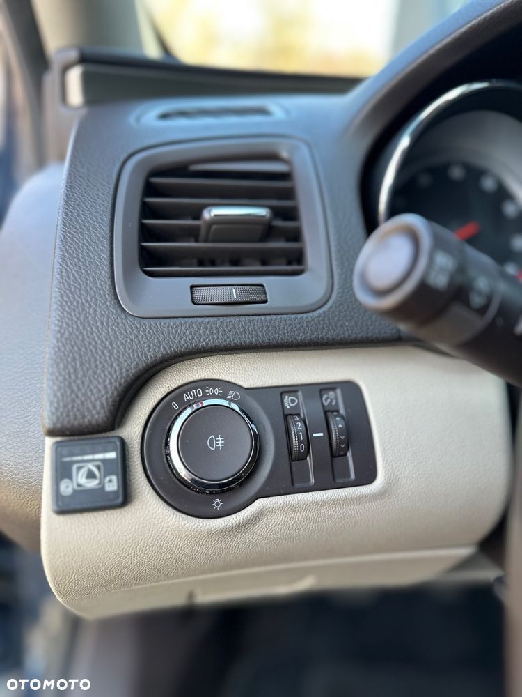 Opel Insignia 1.8 - 13