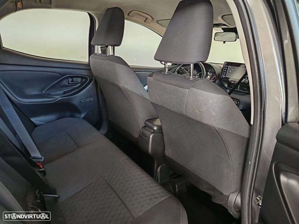 Toyota Yaris 1.5 HDF Comfort Plus - 31