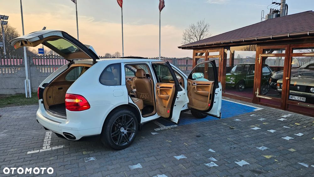 Porsche Cayenne - 13