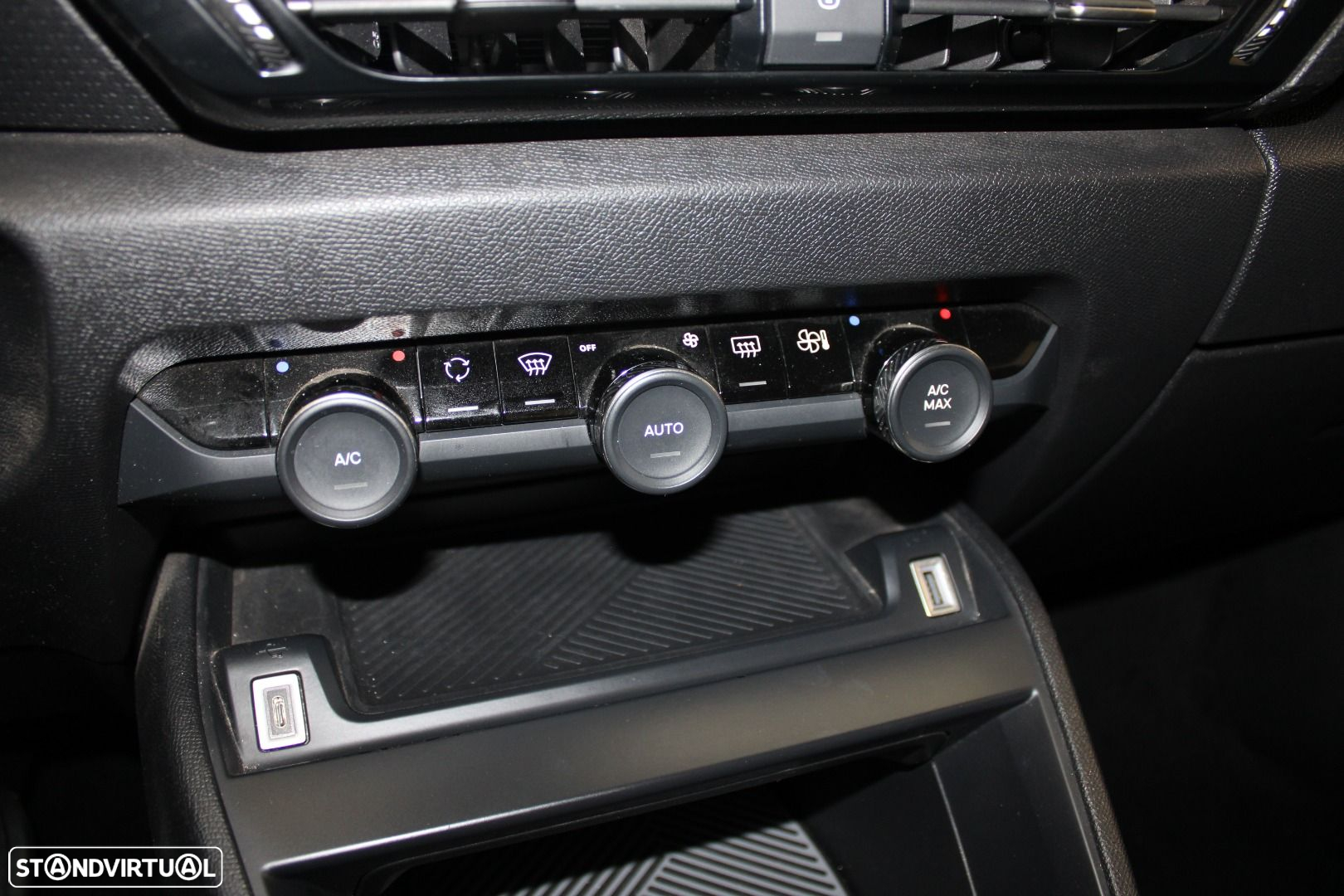 Citroën e-C4 50 kWh E-Series Collection - 21
