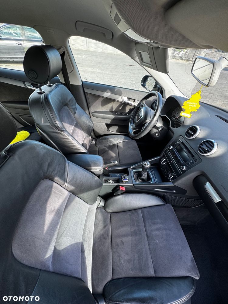 Audi A3 Sportback 1.6 TDI DPF Ambiente - 9