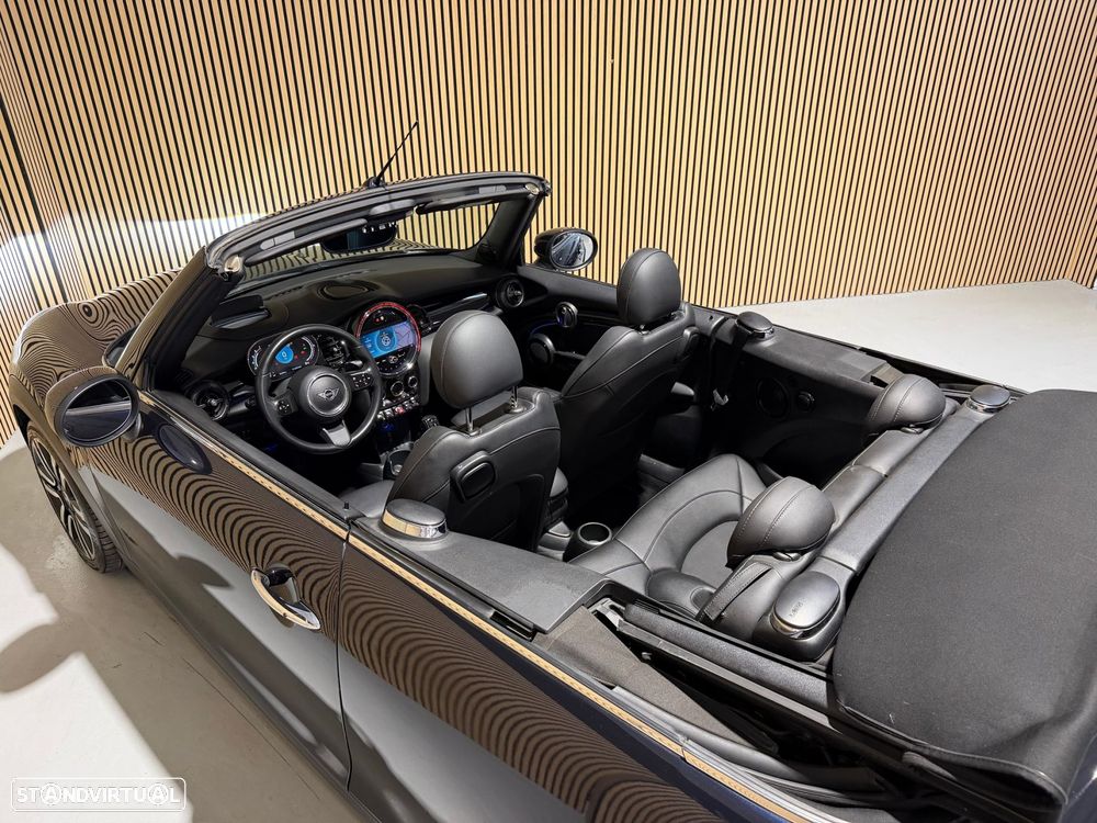 MINI Cabrio Cooper Premium Essential Auto - 5