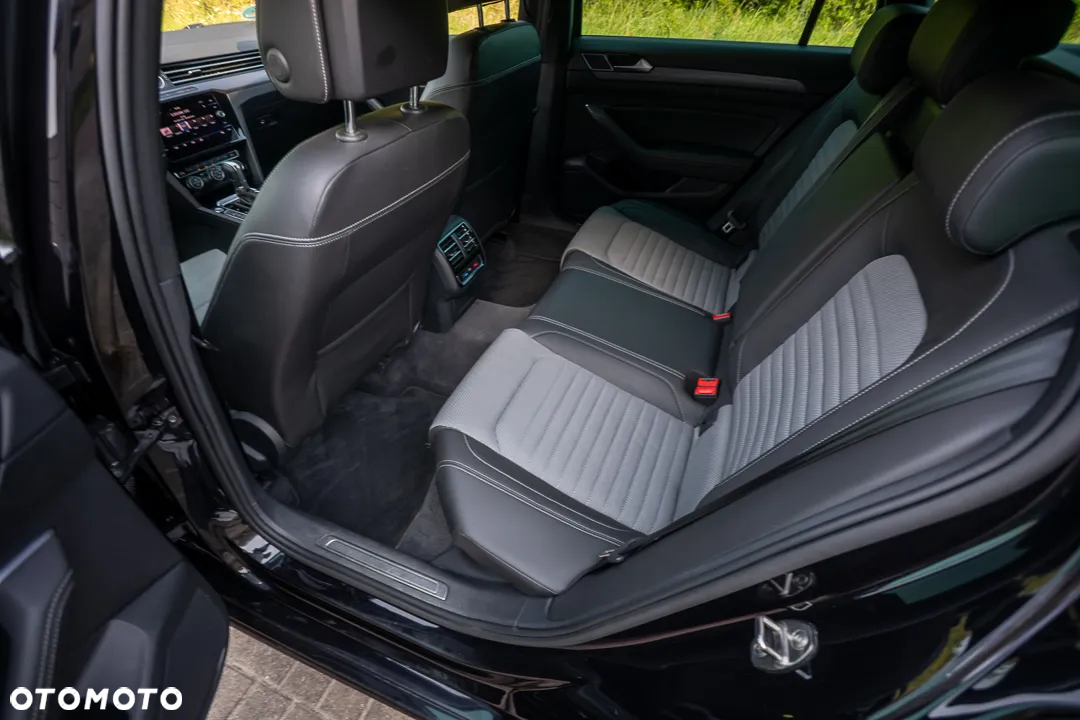 Volkswagen Passat Variant 1.8 TSI (BlueMotion Technology) DSG Highline - 37