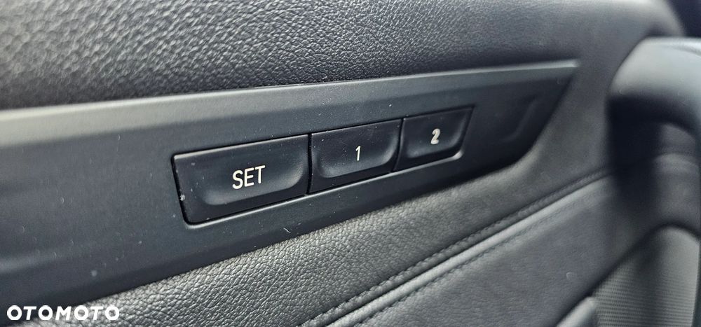 BMW Seria 5 530i Sport Line - 33