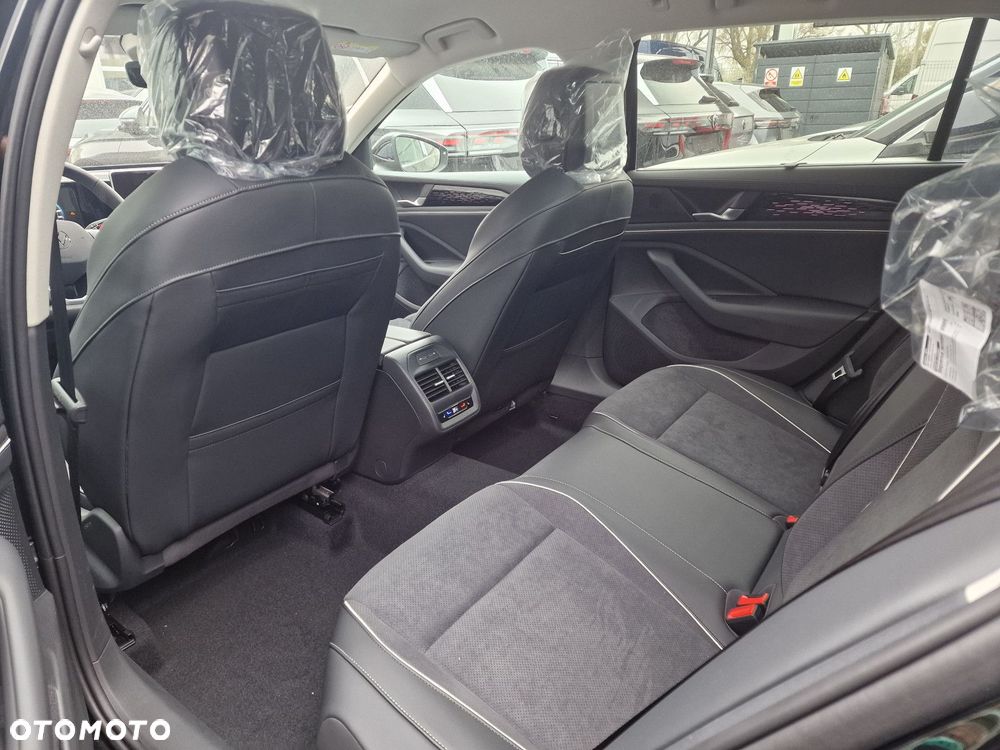 Volkswagen Passat - 16