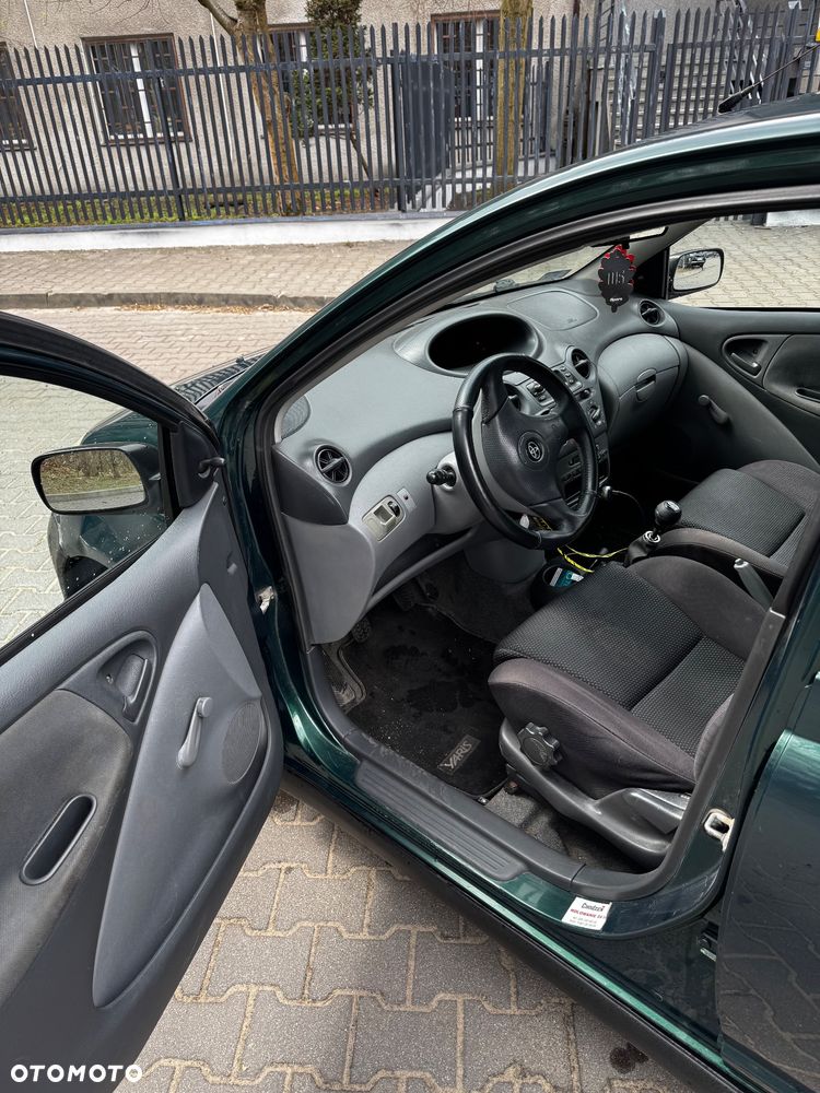 Toyota Yaris 1.0 Base - 7
