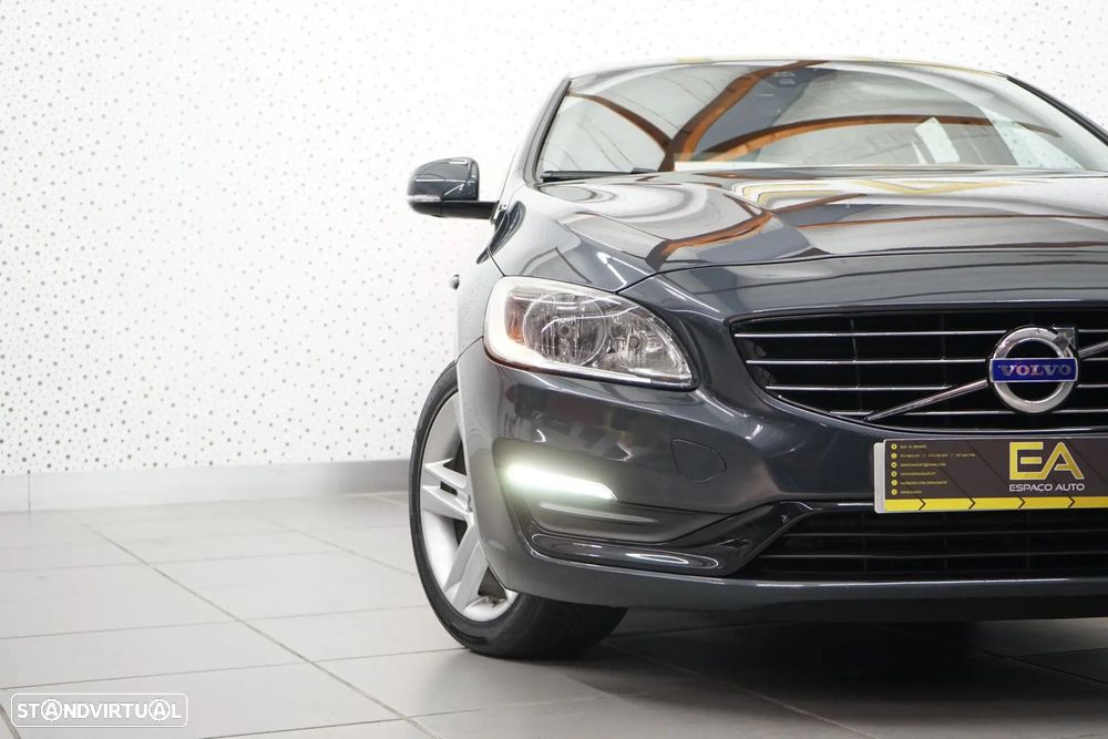 Volvo V60 2.4 D6 Momentum AWD Phev - 6