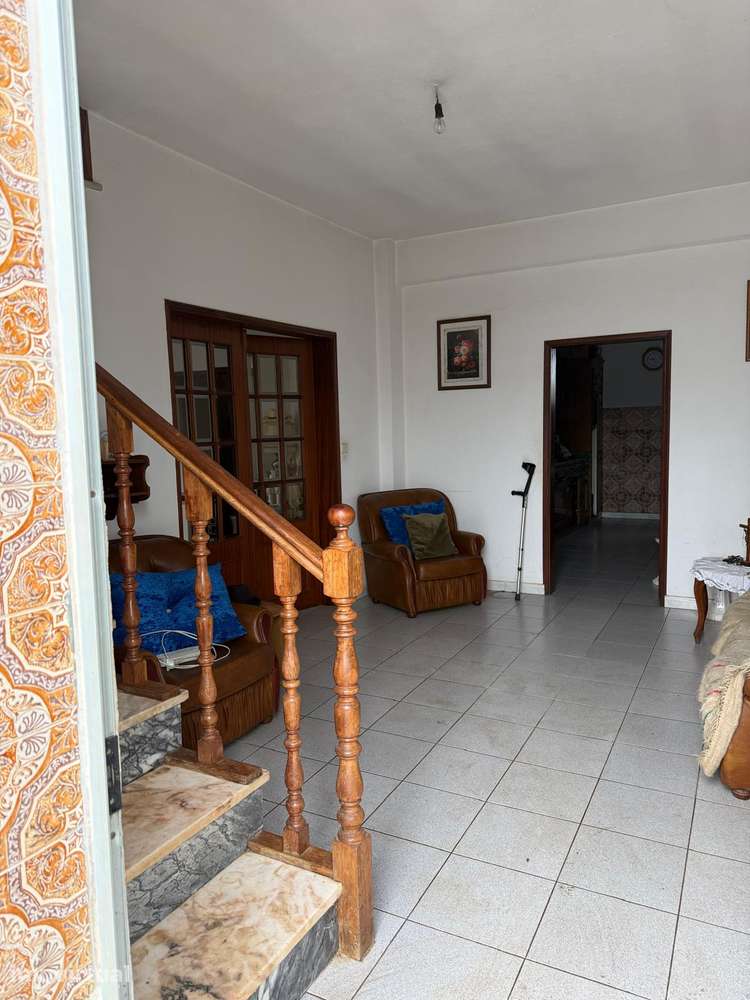 Moradia T4 c/Garagem e terreno com Armazém - Grande imagem: 3/50