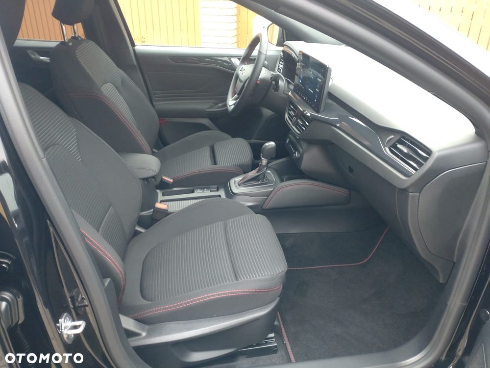 Ford Focus 1.0 EcoBoost mHEV ST-Line X - 11